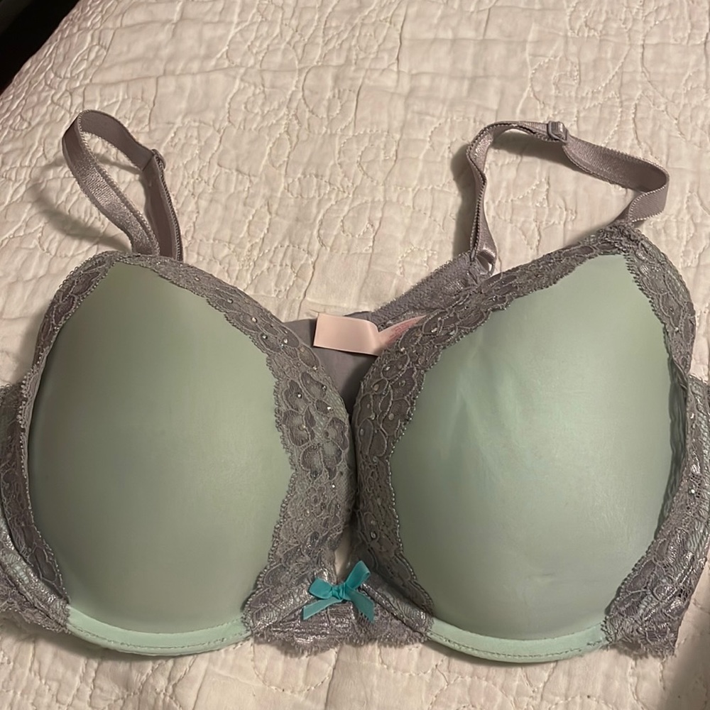 Victoria’s Secret 38D